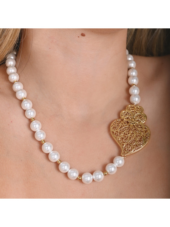 Collier avec coração de viana de perles